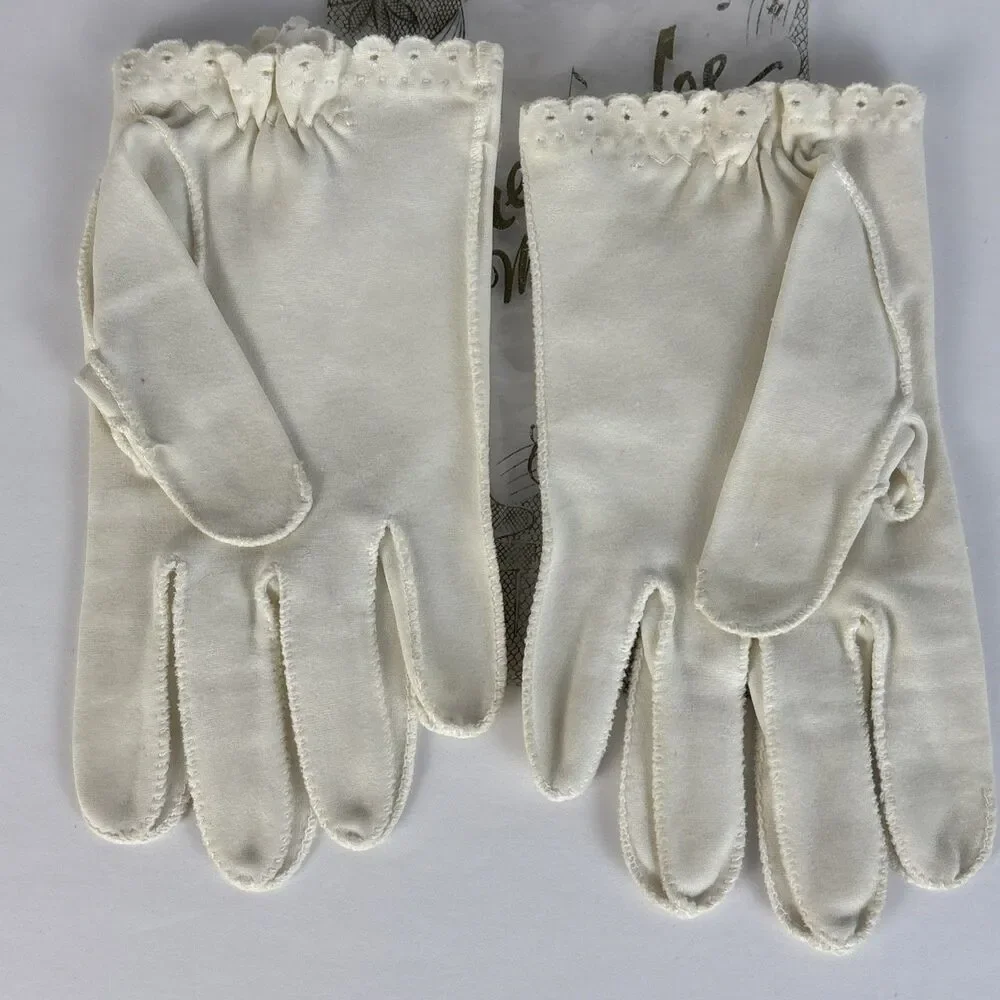 VTG Crescendoe Women's Gloves White Short Scalloped Eyelet Edge Size 7 1/2